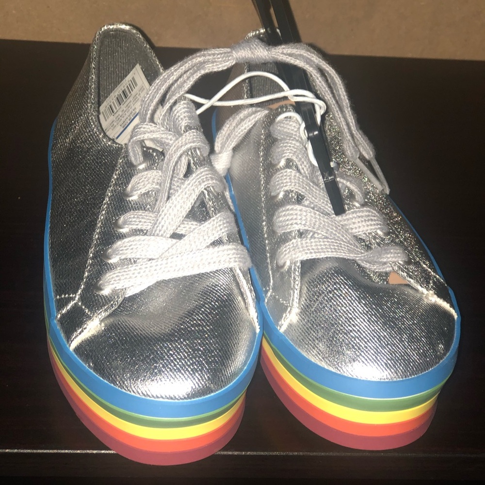 Girl’s platform sneakers